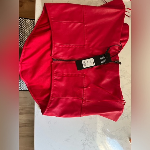 Red corset - Picture 2 of 2